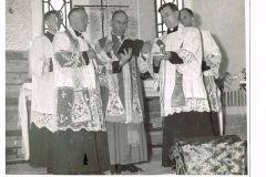 Konsekracja kościoła bp Piotr Gołębiowski